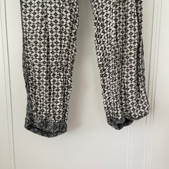 American Eagle Pattern Drawstring Pants - Picture 4 of 6